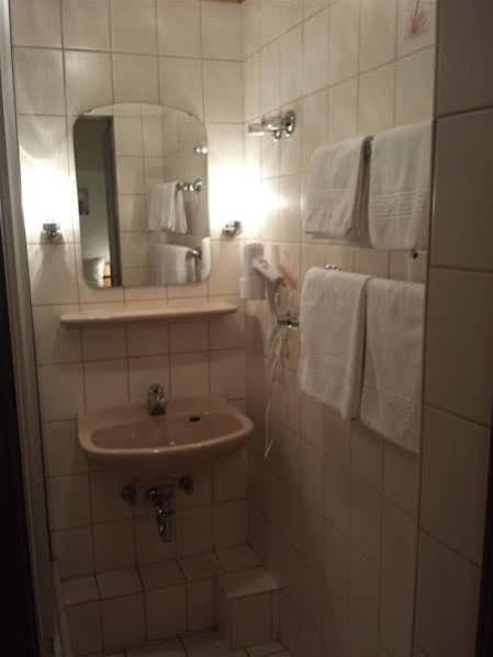 Hotel Rhein-Ahr Remagen Esterno foto